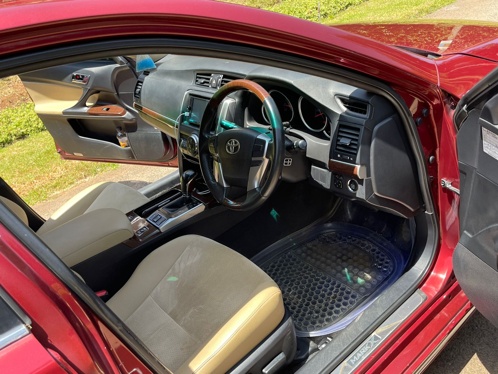 TOYOTA MARK X PREMIUM - Image 2